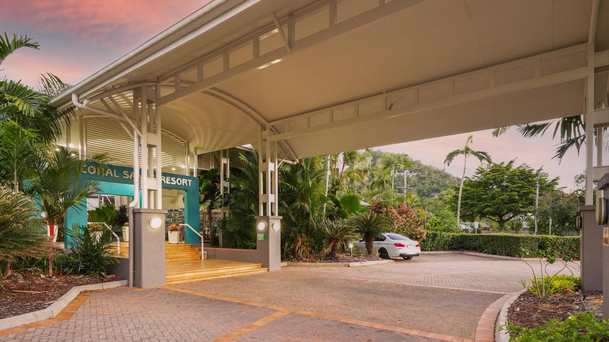 Coral Sands Beachfront Resort Trinity Beach Extérieur photo