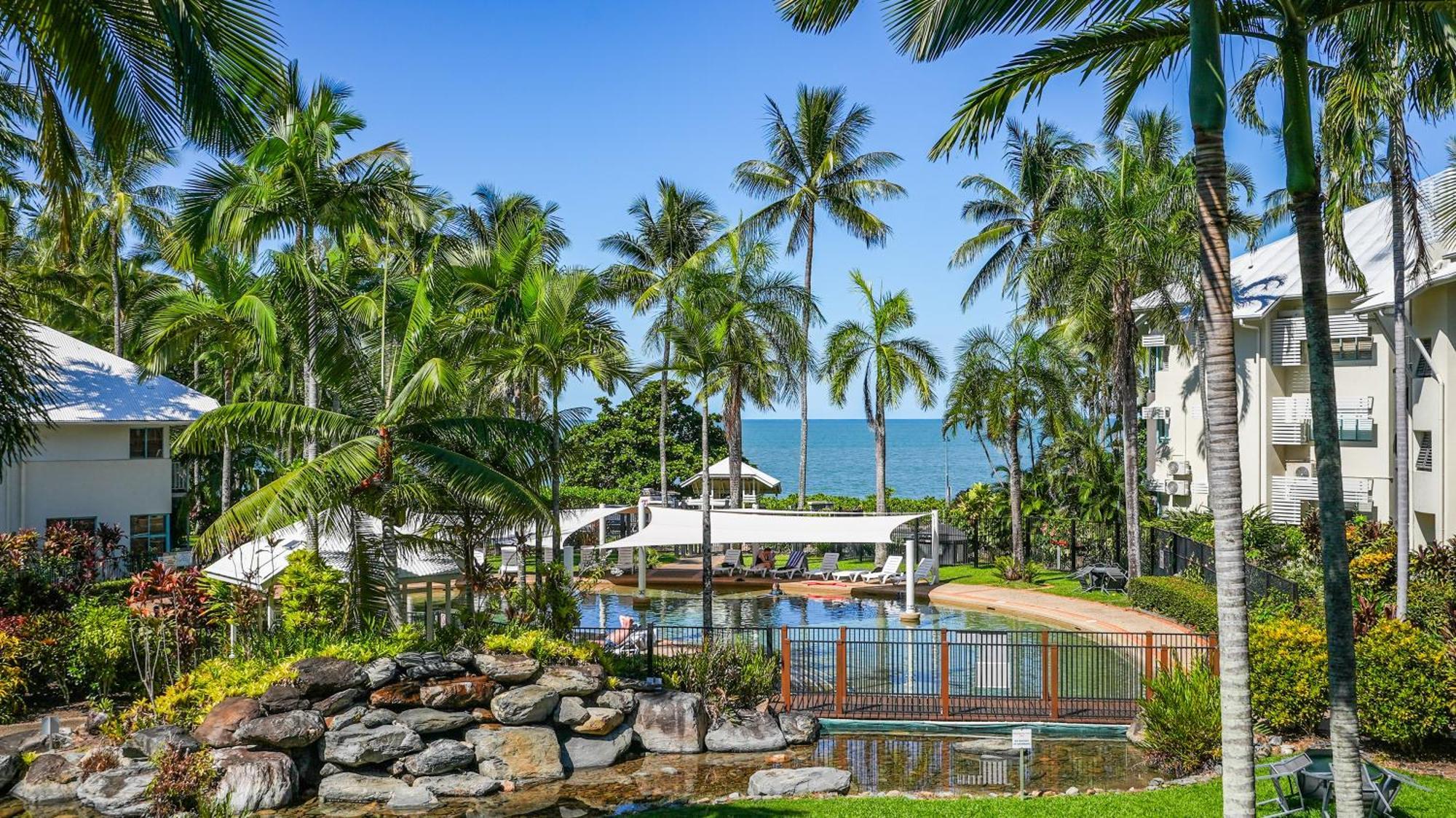 Coral Sands Beachfront Resort Trinity Beach Extérieur photo