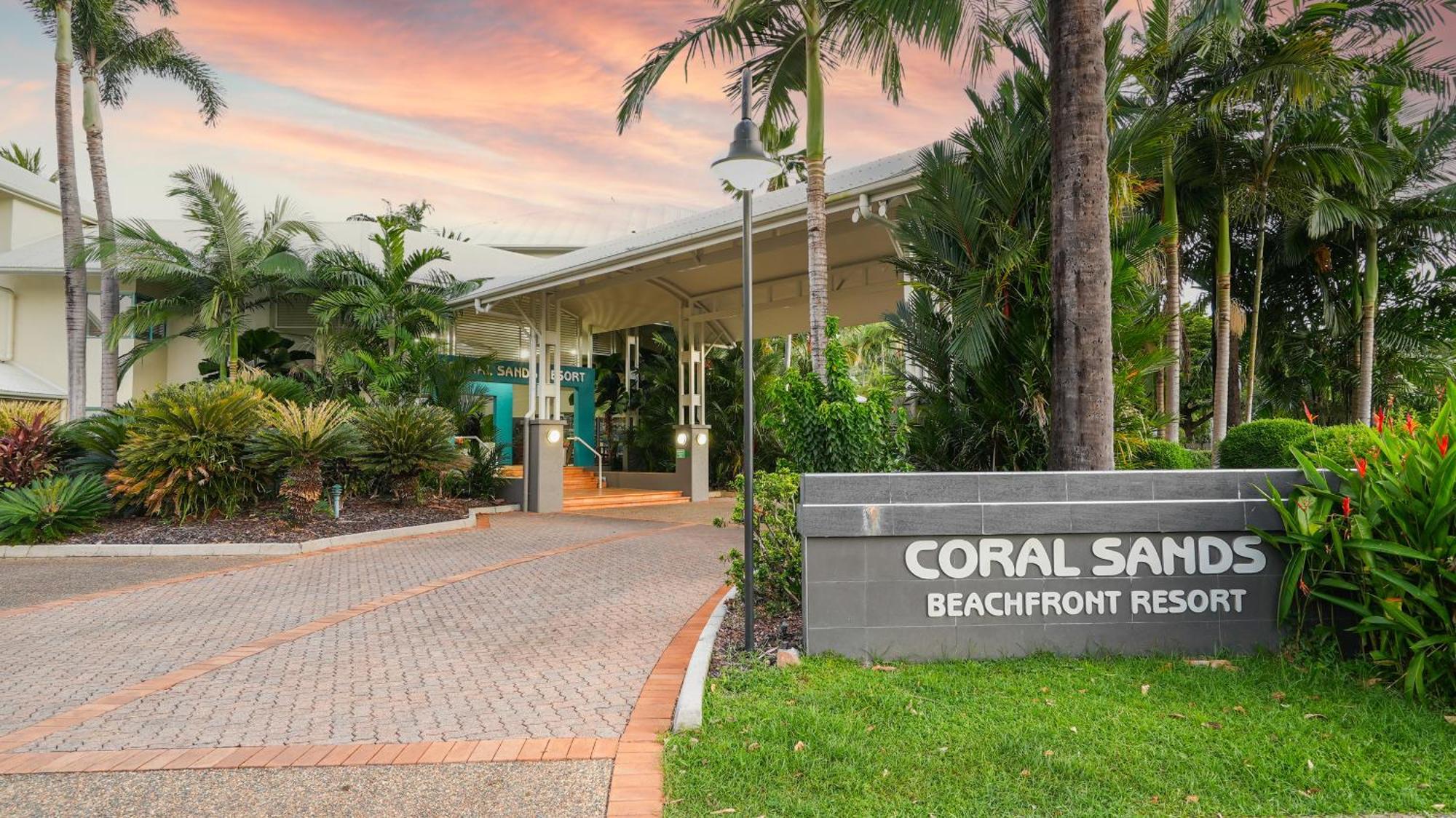 Coral Sands Beachfront Resort Trinity Beach Extérieur photo