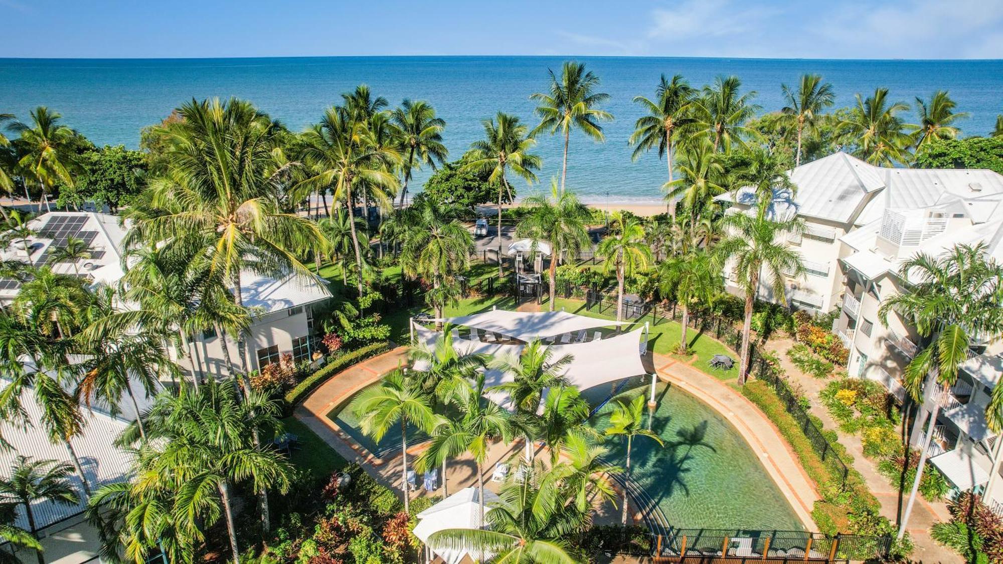 Coral Sands Beachfront Resort Trinity Beach Extérieur photo